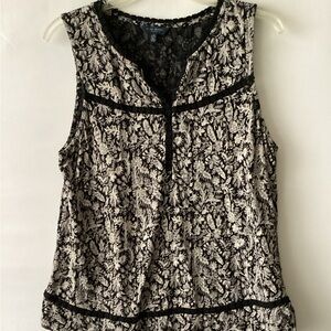 Lucky Brand Sleeveless Black and White Lace Women's Top.